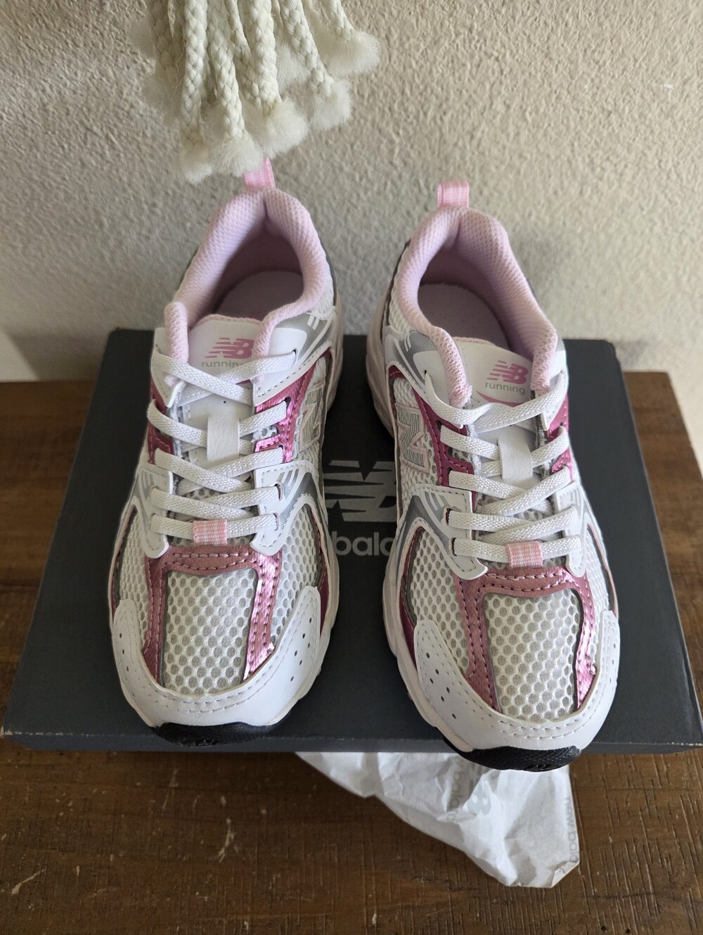 New Balance Girls Pink Preschool 530 Size 12 NWT - Picture 2 of 8